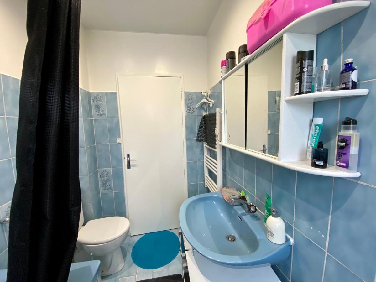 Bedroom In A House/ Chambre Dans Une Maison 奥日河畔的伊皮奈 外观 照片